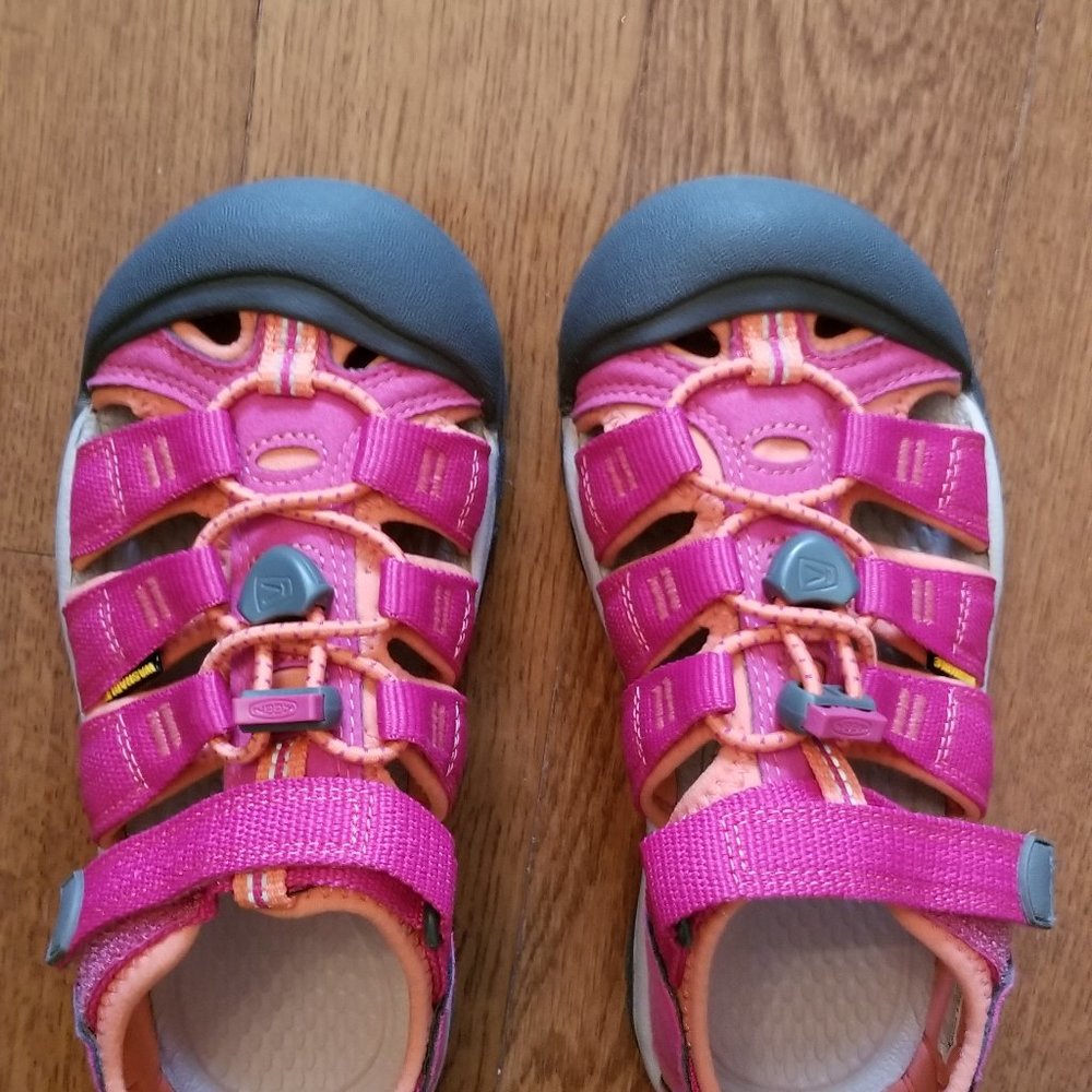 Girl's Keen sandals